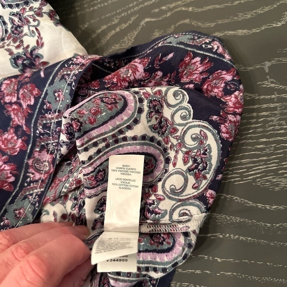 LUCKY Brand lightweight paisley print top, size small - Picture 10 of 12